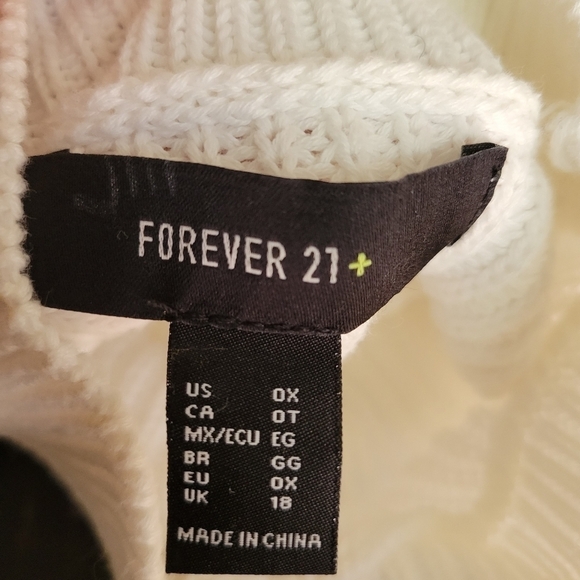 Forever 21 Ivory Cable Knit Sweater Size Small - Picture 9 of 10